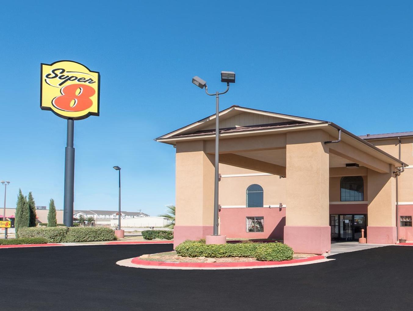 Super 8 By Wyndham Abilene South Hotell Exteriör bild